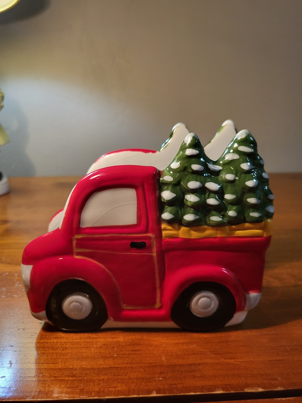 Robert Stanley Heartland Holiday Ceramic Red Truck Christmas Napkin Holder 2018